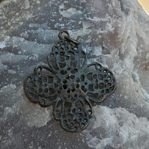 Pretty pendant - Picture 3 of 4